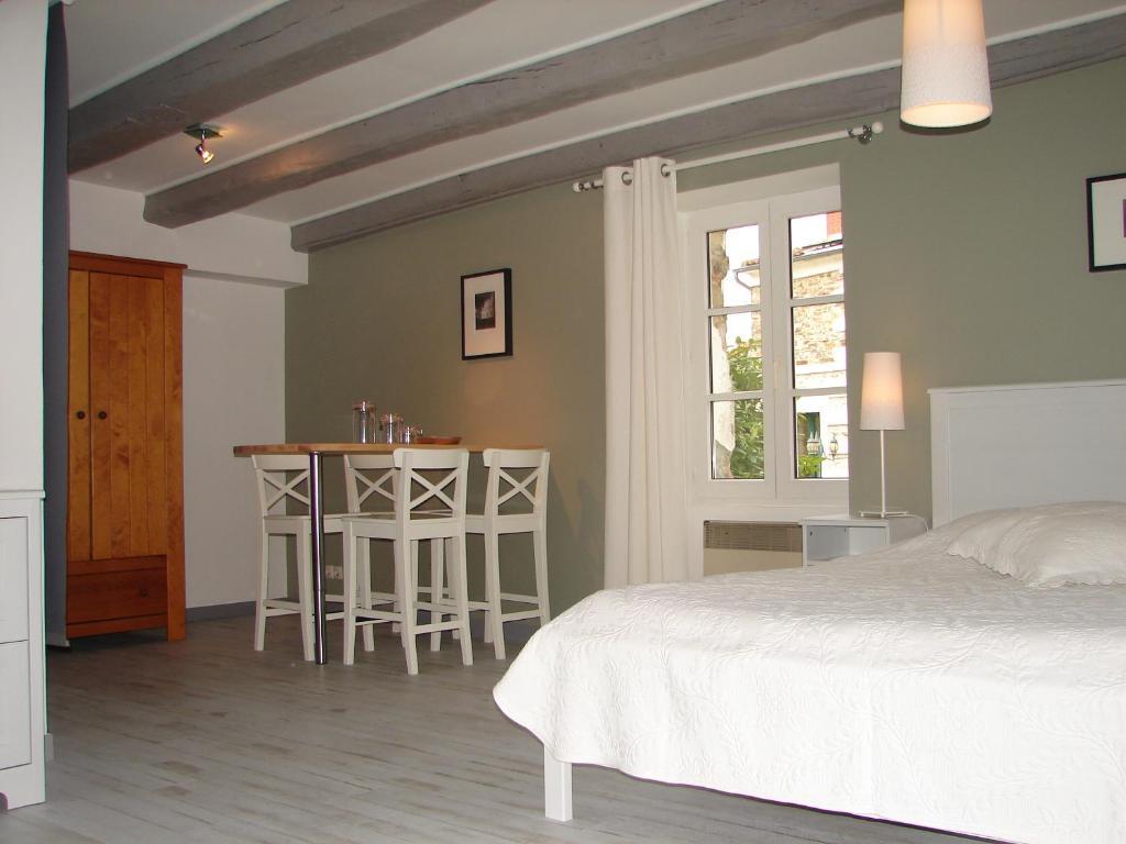 Relais De La Riniere Bed & Breakfast Le Landreau Стая снимка