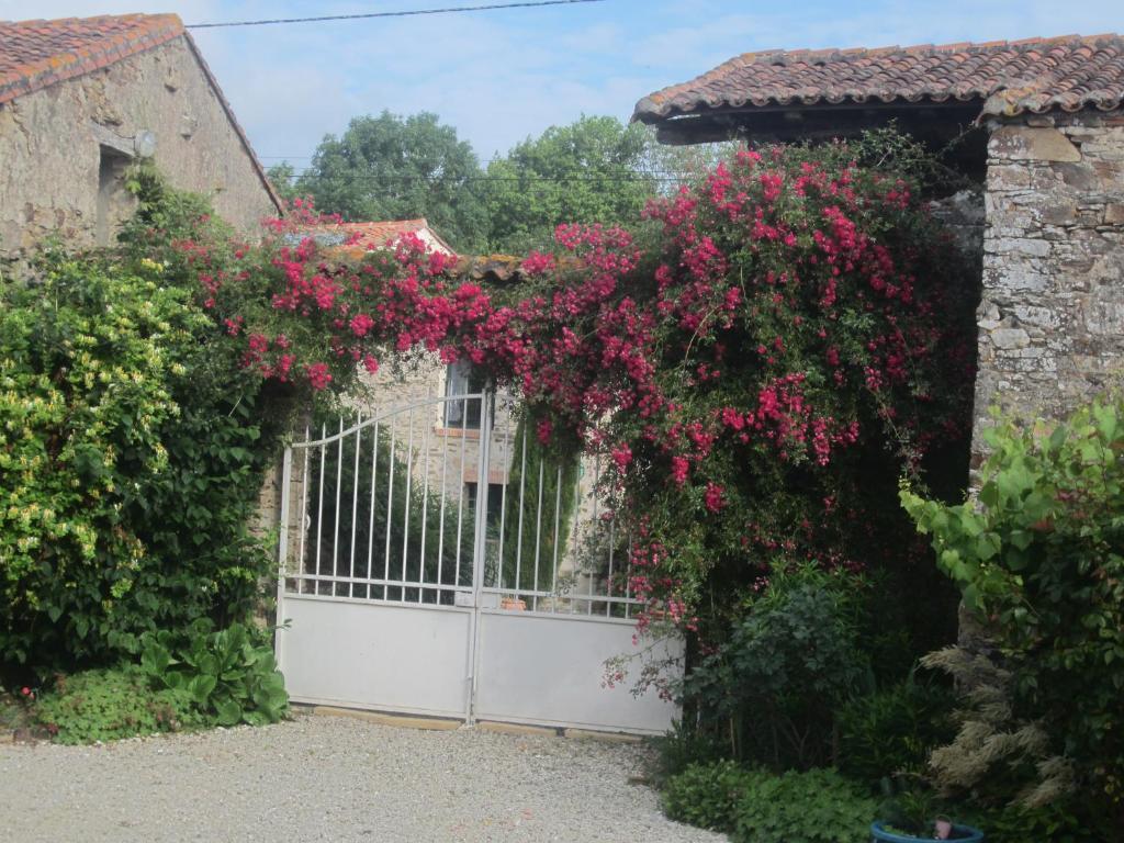 Relais De La Riniere Bed & Breakfast Le Landreau Екстериор снимка