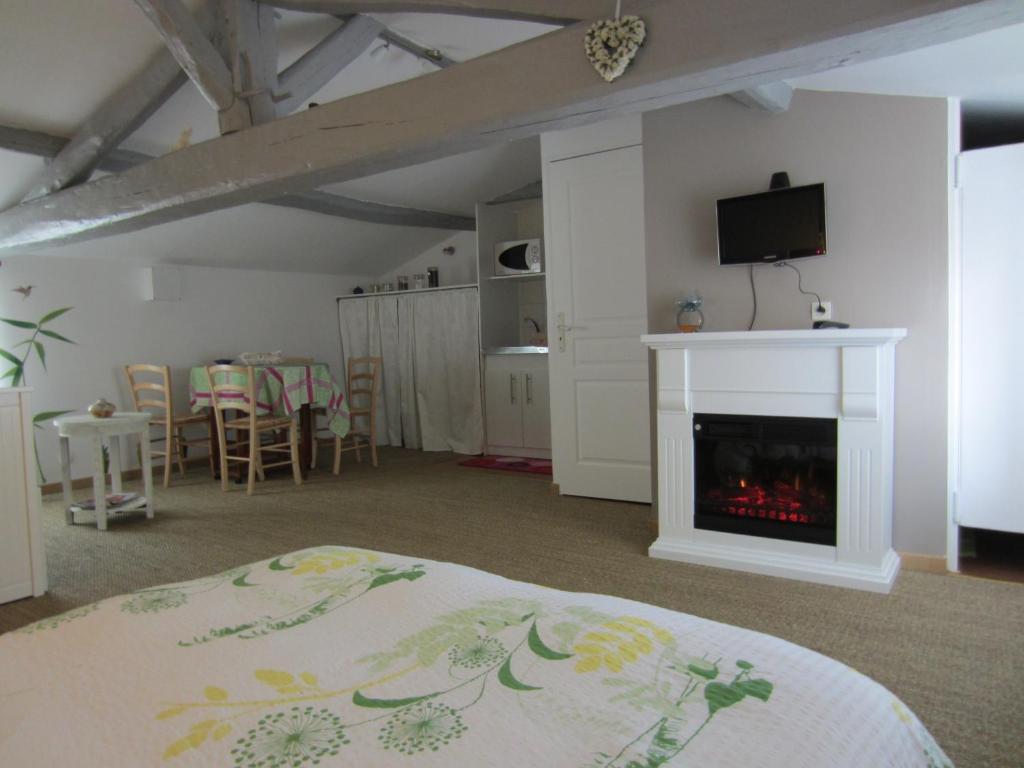 Relais De La Riniere Bed & Breakfast Le Landreau Екстериор снимка